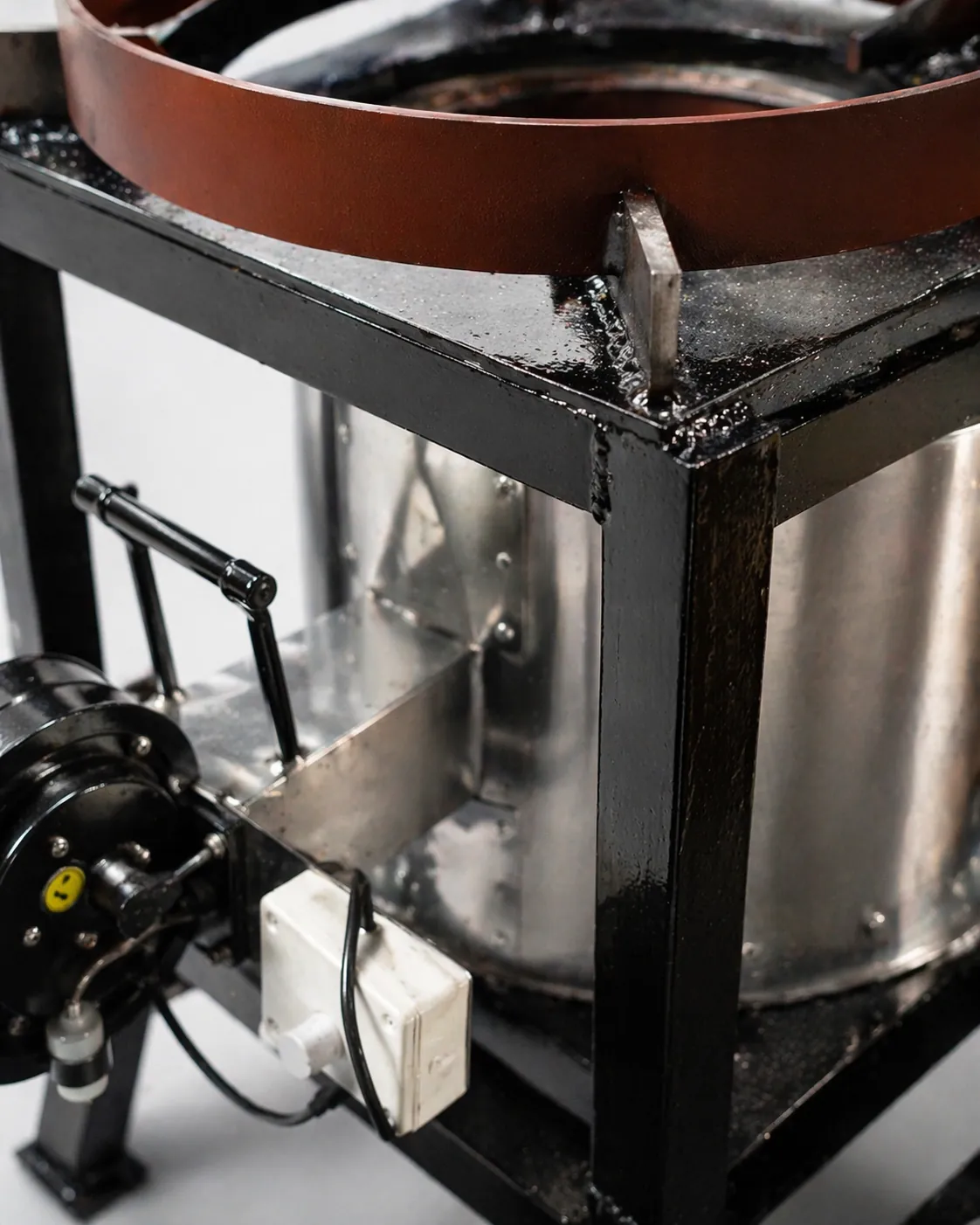 Wood Pecker firewood stove - blower and steel frame detail